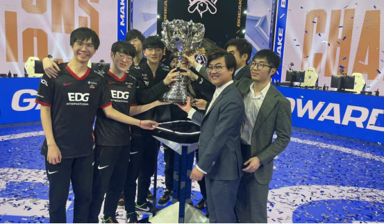 场上不仅是 场上不仅是