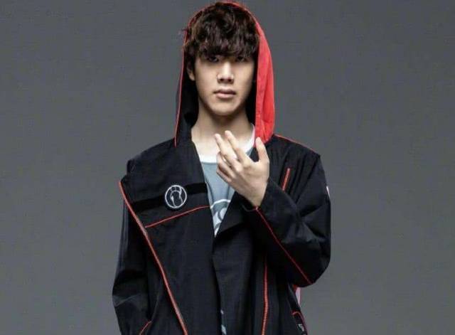 深思熟虑的 深思熟虑的